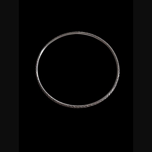 925 Sterling Silver Textured Diamond Pattern Size 8" 2mm Bangle Bracelet - Picture 11 of 12